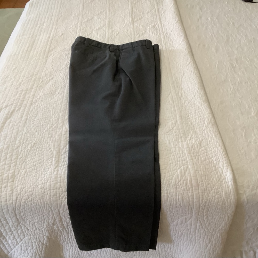 A pair of Men’s Hager slacks (Dark gray)